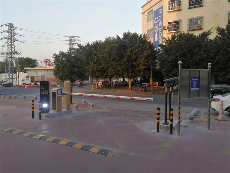 道闸强大的兼容性使其应用于各种场合
